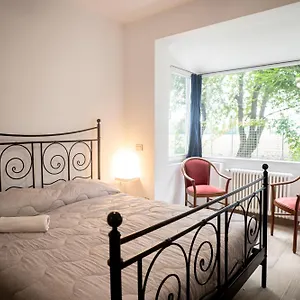 https://a-casa-di-lucio.emilia-romagnahotels.net