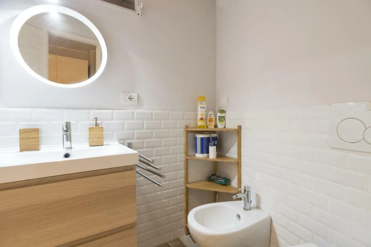 Primopiano - Monte Nero Apartment Milan 0*,  Italy